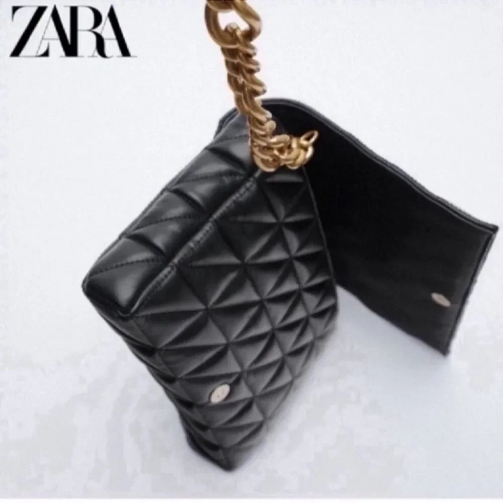 NWT Zara large black quilt purse with chain strap